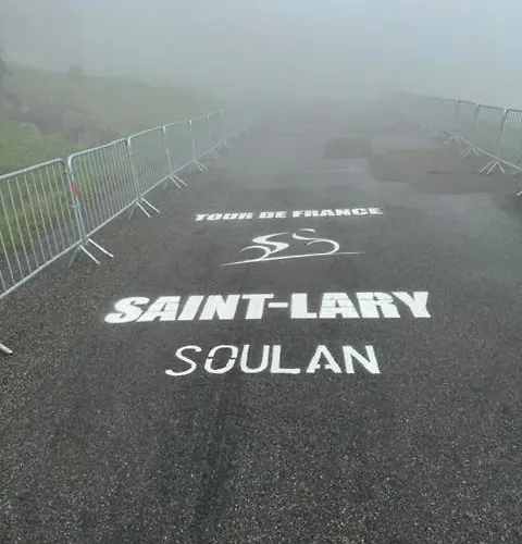 4 Pers Confort 100mdespistes St Lary 4 Etoiles アパート サン・ラリー・スラン